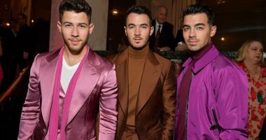 جمهور فريق The Jonas Brothers يختار أغانى الحفل أون لاين ويعيش كواليسه 
