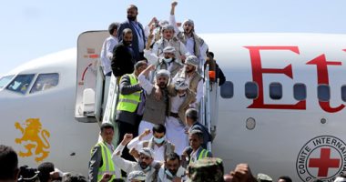 طرفا الحرب اليمنية يتبادلان السجناء لليوم الثاني