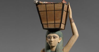 100 منحوتة عالمية.. "امرأة" مصرية تحمل قطع "اللحم"