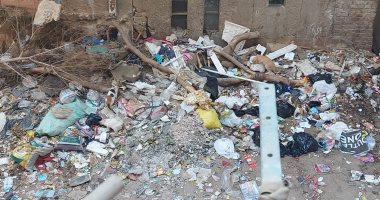 "الجيزة" توجه برفع القمامة من شارع نصر الدين في الهرم.. استجابة لسيبها علينا