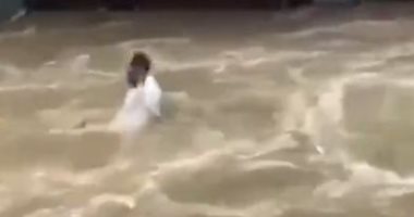 "العربية": مصرع 5 حتى الآن فى الفيضانات الجارفة بالجزائر