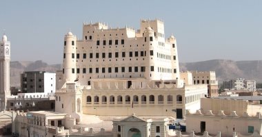 قصر سيئون أكبر أبنية اليمن الطينية يواجه خطر الانهيار بسبب الأمطار الغزيرة