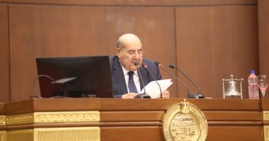 عبد الوهاب عبد الرازق يتسلم رئاسة جلسة الشيوخ بعد فوزه ويلقى كلمة