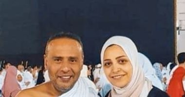محمود عبد المغنى يسترجع ذكريات العمرة مع زوجته.. ويعلق: "بينا معاد"