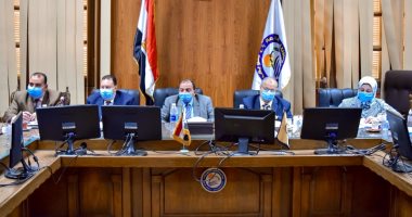 رئيس جامعة بنى سويف يترأس لجنة اختيار القيادات الإدارية الجديدة للكليات