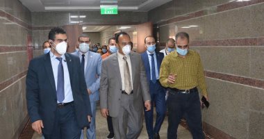 نائب محافظ المنيا يتفقد مستشفى ديرمواس المركزى تمهيداً لافتتاحها .. صور