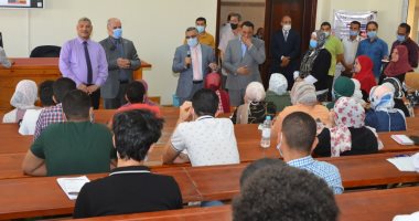 رئيس جامعة الفيوم يتفقد مقر الجامعة المصرية للتعلم الإلكترونى الأهلية