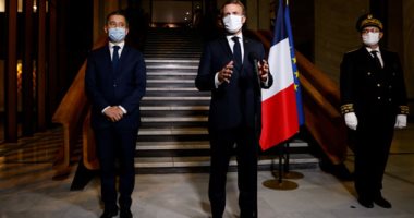 ماكرون للفرنسيين: توقعوا العيش مع فيروس كورونا حتى منتصف 2021