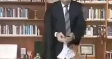 قاض برازيلى يحضر جلسة عبر الفيديو بملابسه الداخلية.. فيديو
