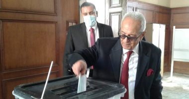 رئيس حزب الوفد يدلى بصوته بانتخابات النواب في الدقي