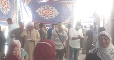صور.. توافد المواطنين على اللجان الانتخابية بمدينة القرنة غرب الأقصر