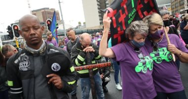 صور.. مظاهرات فى جنوب أفريقيا للتنديد بأعمال العنف وإنهاء أعمال القتل
