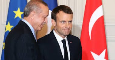 نشأت الديهى: أردوغان يدعو لمقاطعة فرنسا وملابسه وأغراضه الشخصية فرنسية الصنع