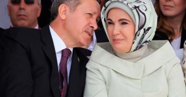 إنها حقا عائلة فاسدة.. زوجة أردوغان سيدة الفساد الأولى فى تركيا.. أقاربها فى أعلى المناصب السياسية.. من ينتقدها مصيره السجن.. أثارت الجدل بتصريحات عن الخلافة.. وحقيبتها الفرنسية الثمينة أثارت غضب الأتراك
