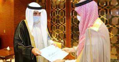 خادم الحرمين الشريفين يتلقى رسالة خطية من أمير دولة الكويت