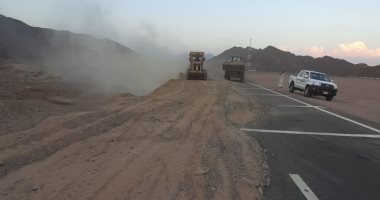 الانتهاء من إصلاح طريق "سفاجا - سوهاج" واستمرار غلقه لحين استقرار الطقس