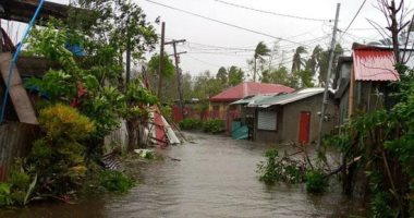 فيتنام تجلي آلاف الاشخاص ازاء وصول إعصار "جوني"