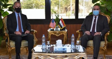 وزير الطيران يستقبل السفير الأمريكى بالقاهرة لبحث العلاقات الثنائية