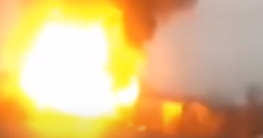 كاميرا ترصد مشاهد مروعة للحظة انفجار ضخم في مستودع لتخزين الغاز بموسكو