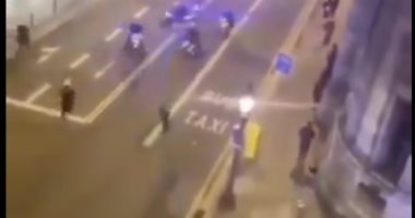 مطاردة للشرطة بالدرجات النارية مع المشتبه بهم فى الهجوم الإرهابى بفيينا.. فيديو