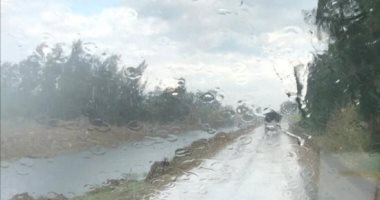 أمطار بالبرلس وبلطيم شمال كفر الشيخ والمحافظ يعلن حالة الطوارئ.. صور