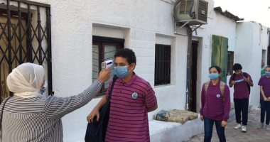 طالب ابتدائى يشارك بصور للإجراءات الاحترازية داخل مدرسته بمصر الجديدة
