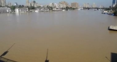 شاهد .. عكارة تضرب مياه نهر النيل بسبب الأمطار