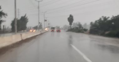 فيديو وصور.. أمطار غزيرة ورعدية تغرق طريق المحلة - طنطا في الغربية