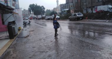 هطول أمطار غزيرة وطقس سيئ بمدينة مرسى مطروح.. فيديو وصور