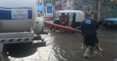 رفع مياه الأمطار من شوارع محافظة البحيرة .. صور