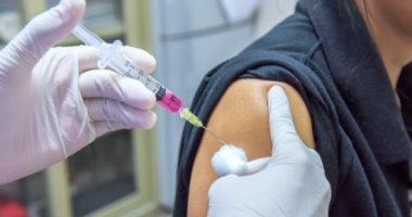 إيطاليا تسجل 28352 إصابة جديدة بفيروس كورونا و827 وفاة