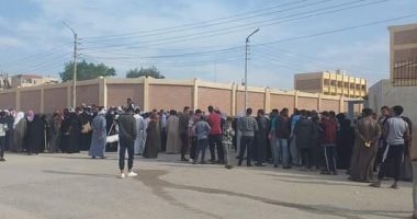 قبيلة الدواغرة بشمال سيناء تنظم مسيرات للوصول للجان انتخابات مجلس النواب.. فيديو