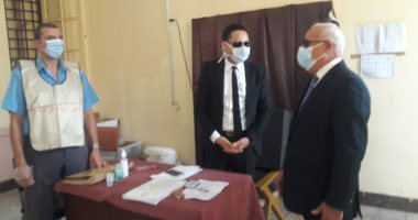 محافظ بورسعيد ومدير الأمن يتابعان اللجان الانتخابية.. صور
