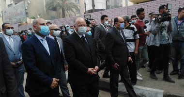 محافظ القاهرة يتفقد أعمال شفط مياه الأمطار من الشوارع