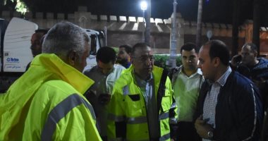 محافظ الإسكندرية يتفقد أعمال تصريف مياه الأمطار الغزيرة