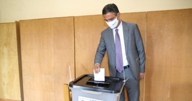 رئيس البريد يُدلى بصوته في انتخابات مجلس النواب