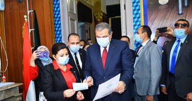 وزير القوى العاملة يدعو المواطنين للتصويت بالنواب دون أى ضغوط.. صور