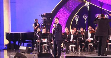 وائل جسار يبدأ حفل مهرجان الموسيقى بأغنية "بحبك يامصر"