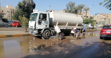 محافظة الجيزة تنشر معداتها للتعامل الفورى مع الأمطار