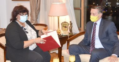وزيرة الثقافة تستقبل سفير ألمانيا بالقاهرة لبحث التعاون بين البلدين