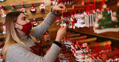 سانتا كلوز "زعلان" تراجع واردات هدايا الكريسماس 50%