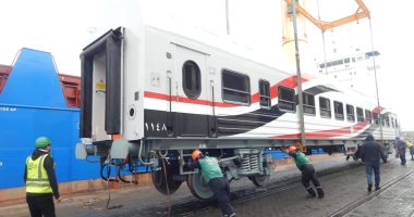وزير النقل يعلن وصول 17 عربة سكة حديد جديدة إلى ميناء الإسكندرية