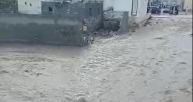 أمطار غزيرة وسيول فى مدينة السلوم غرب مرسى مطروح.. فيديو
