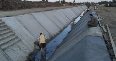 تبطين الترع بكفر الشيخ ضمن المرحلة الأولى لمشروع الحفاظ على المياه.. صور