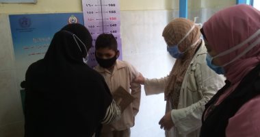 62 فريق طبى بمبادرة علاج أمراض سوء التغذية لأطفال المدارس ببنى سويف