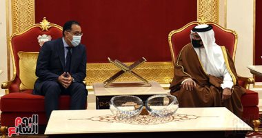 رئيس الوزراء يؤدي واجب العزاء في وفاة الأمير خليفة بن سلمان آل خليفة