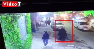 فيديو يرصد سفاح الجيزة مرتديا نقاب عقب سرقة مجوهرات زوجته بالإسكندرية
