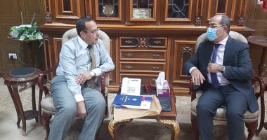 محافظ شمال سيناء يلتقى رئيس قطاع الحسابات بالمديريات المالية