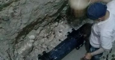 الانتهاء من إصلاح كسر ماسورة مياه للشرب وسط الإسكندرية.. صور