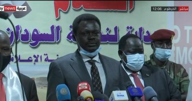 رئيس جيش تحرير السودان يدعو بعد وصوله البلاد إلى نبذ العنف